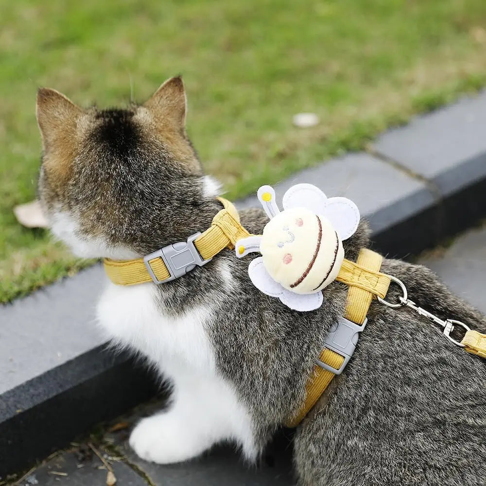Ihubei Cat Bee Harness and Leash Set - Escape-Proof, Comfortable, Lightweight Pet Walking Harness with Sturdy Lock for Stress-Free Walks for Small to Large Cats